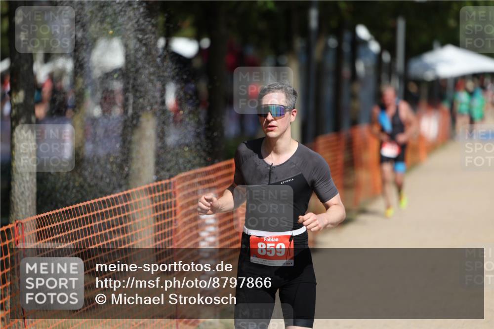 07.09.2025 - 19. Norderstedt Triathlon Michael Strokosch http://msf.ph/oto/8797866 07.09.2025 12:23:40 Laufen 152, 226, 859 meine-sportfotos.de