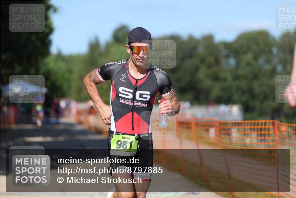 07.09.2025 - 19. Norderstedt Triathlon Michael Strokosch http://msf.ph/oto/8797885 07.09.2025 14:44:04 Laufen 981, 1013, 1027 meine-sportfotos.de
