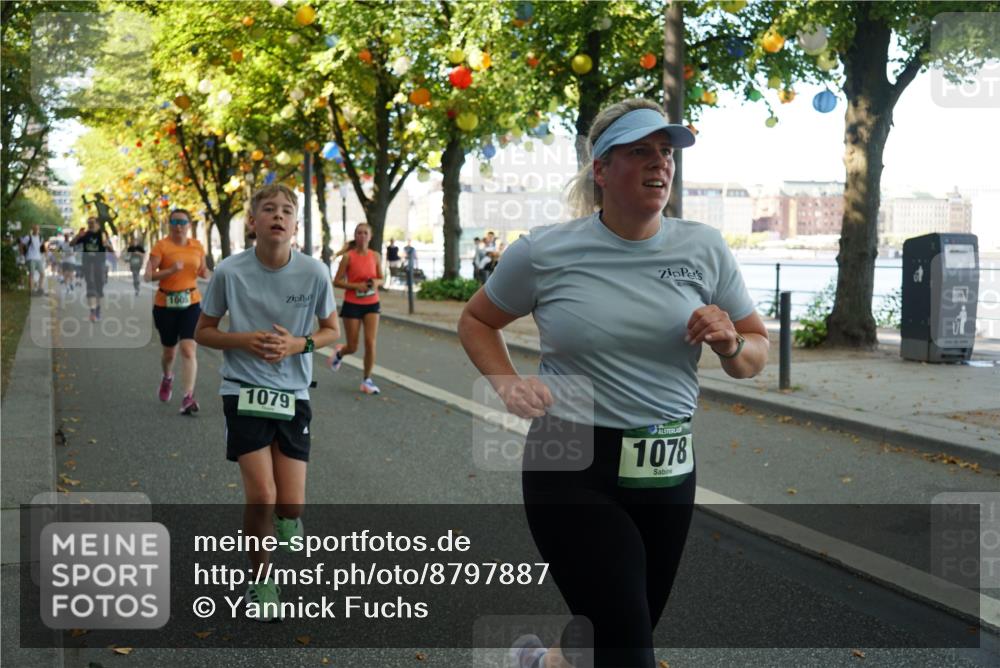 07.09.2025 - BARMER Alsterlauf Yannick Fuchs http://msf.ph/oto/8797887 07.09.2025 11:45:49 Laufen 1079, 1078 meine-sportfotos.de