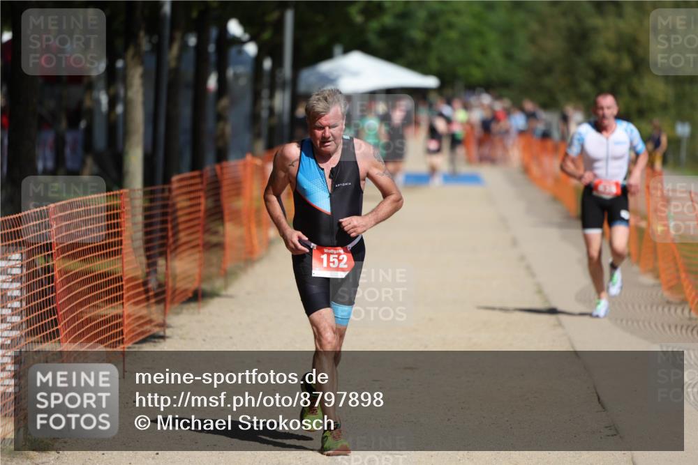 07.09.2025 - 19. Norderstedt Triathlon Michael Strokosch http://msf.ph/oto/8797898 07.09.2025 12:23:46 Laufen 152, 838 meine-sportfotos.de