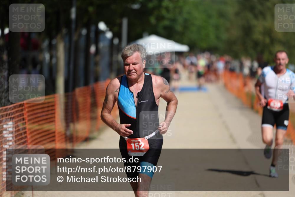 07.09.2025 - 19. Norderstedt Triathlon Michael Strokosch http://msf.ph/oto/8797907 07.09.2025 12:23:48 Laufen 152, 838 meine-sportfotos.de