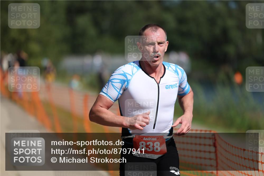 07.09.2025 - 19. Norderstedt Triathlon Michael Strokosch http://msf.ph/oto/8797941 07.09.2025 12:23:51 Laufen 152, 838 meine-sportfotos.de