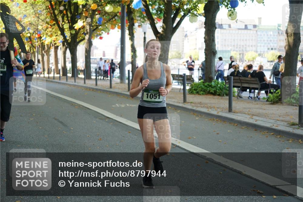 07.09.2025 - BARMER Alsterlauf Yannick Fuchs http://msf.ph/oto/8797944 07.09.2025 11:45:52 Laufen 13, 98, 6473, 1051 meine-sportfotos.de