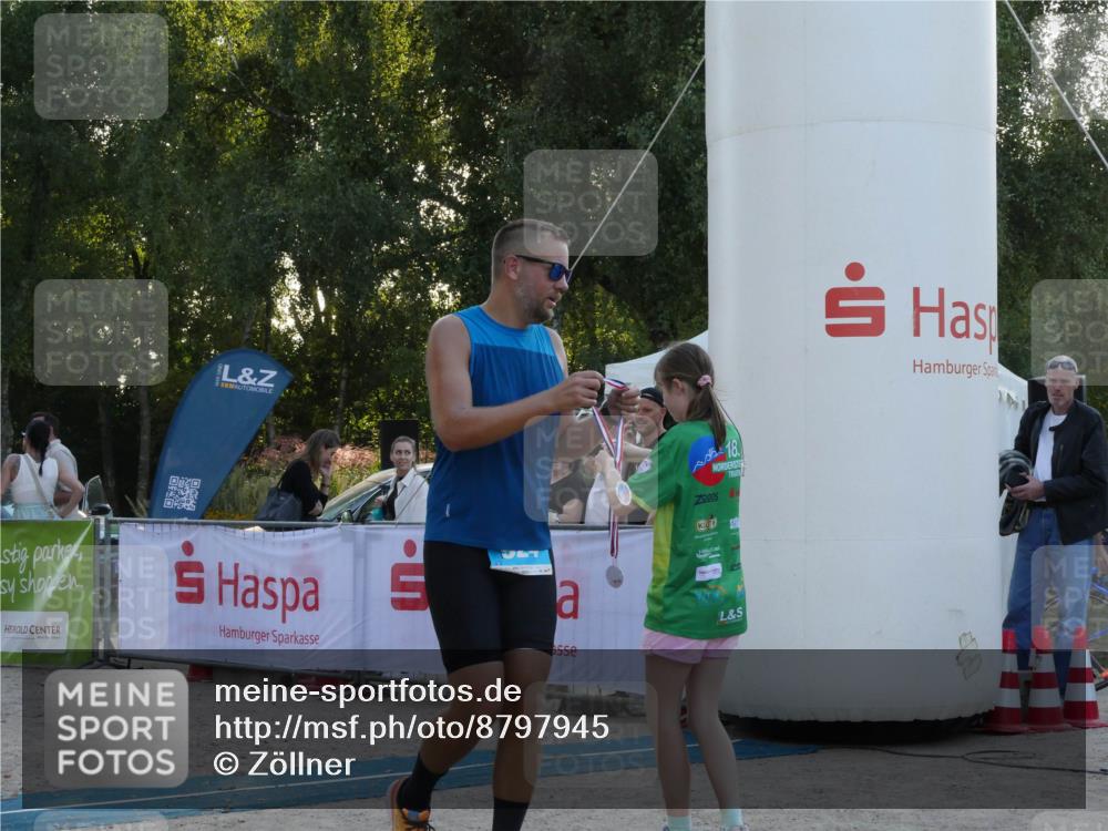 07.09.2025 - 19. Norderstedt Triathlon Zöllner http://msf.ph/oto/8797945 07.09.2025 17:38:43 Ziel 924 meine-sportfotos.de