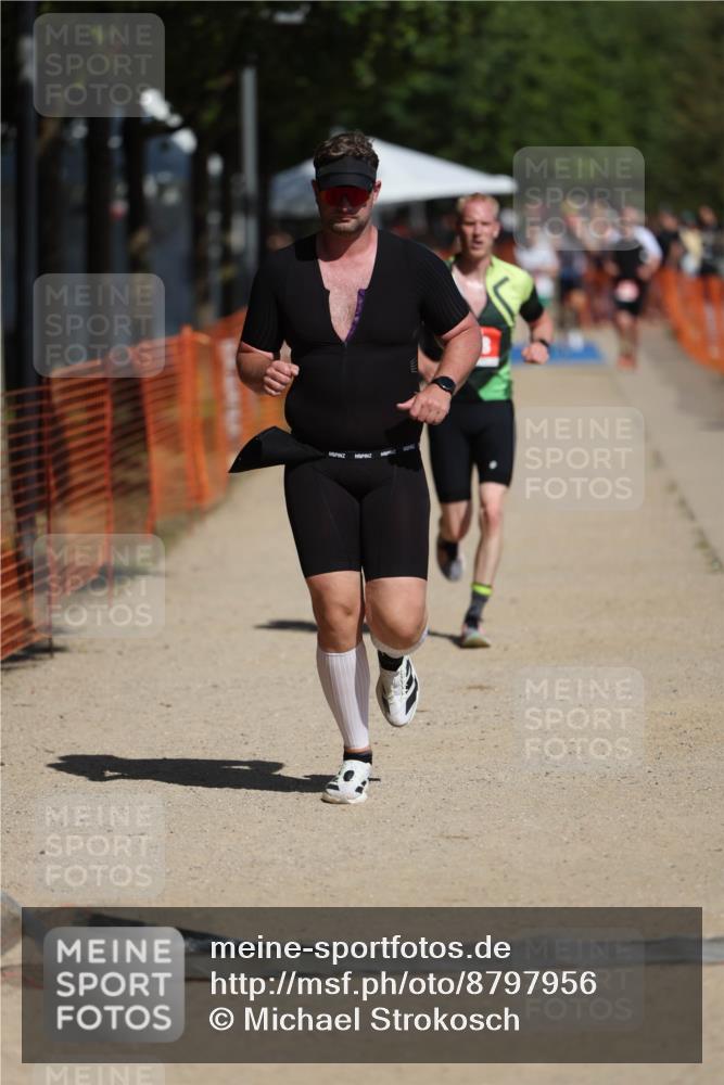 07.09.2025 - 19. Norderstedt Triathlon Michael Strokosch http://msf.ph/oto/8797956 07.09.2025 12:23:59 Laufen 138, 281 meine-sportfotos.de