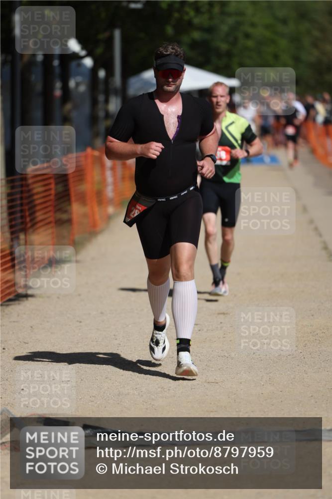 07.09.2025 - 19. Norderstedt Triathlon Michael Strokosch http://msf.ph/oto/8797959 07.09.2025 12:23:59 Laufen 138, 281 meine-sportfotos.de