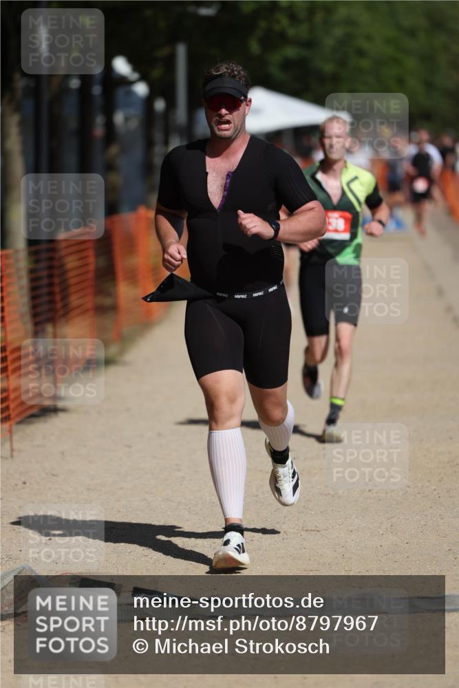 07.09.2025 - 19. Norderstedt Triathlon Michael Strokosch http://msf.ph/oto/8797967 07.09.2025 12:23:59 Laufen 138, 281 meine-sportfotos.de
