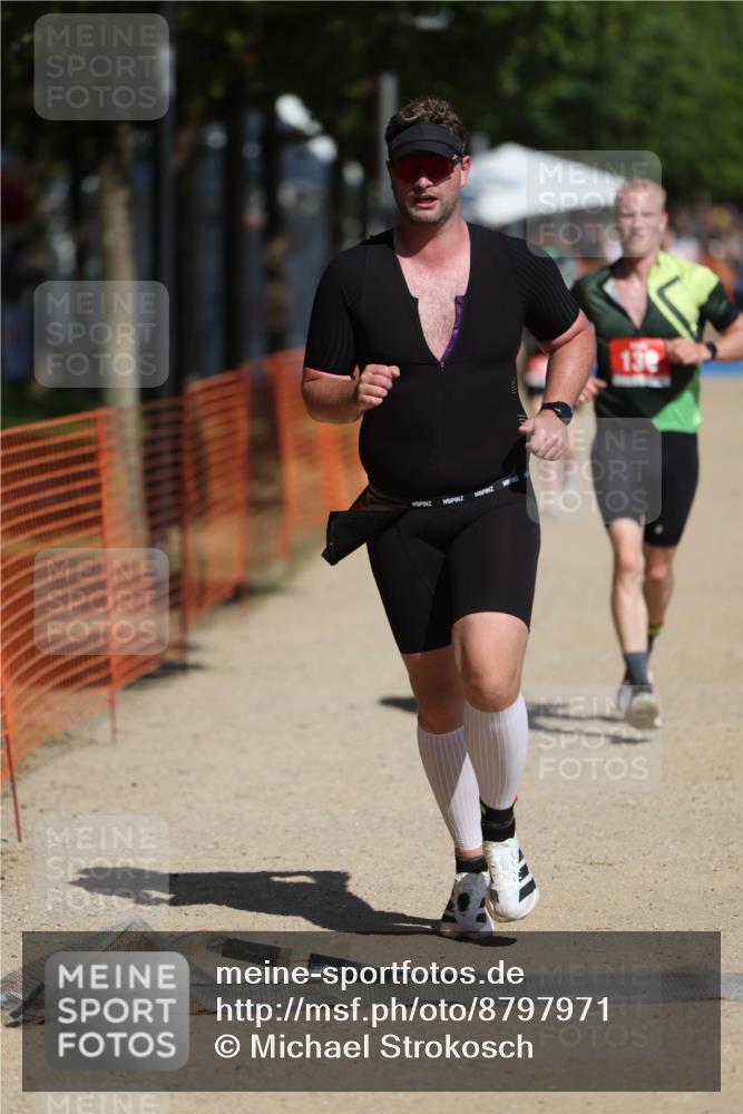 07.09.2025 - 19. Norderstedt Triathlon Michael Strokosch http://msf.ph/oto/8797971 07.09.2025 12:24:00 Laufen 138, 281 meine-sportfotos.de
