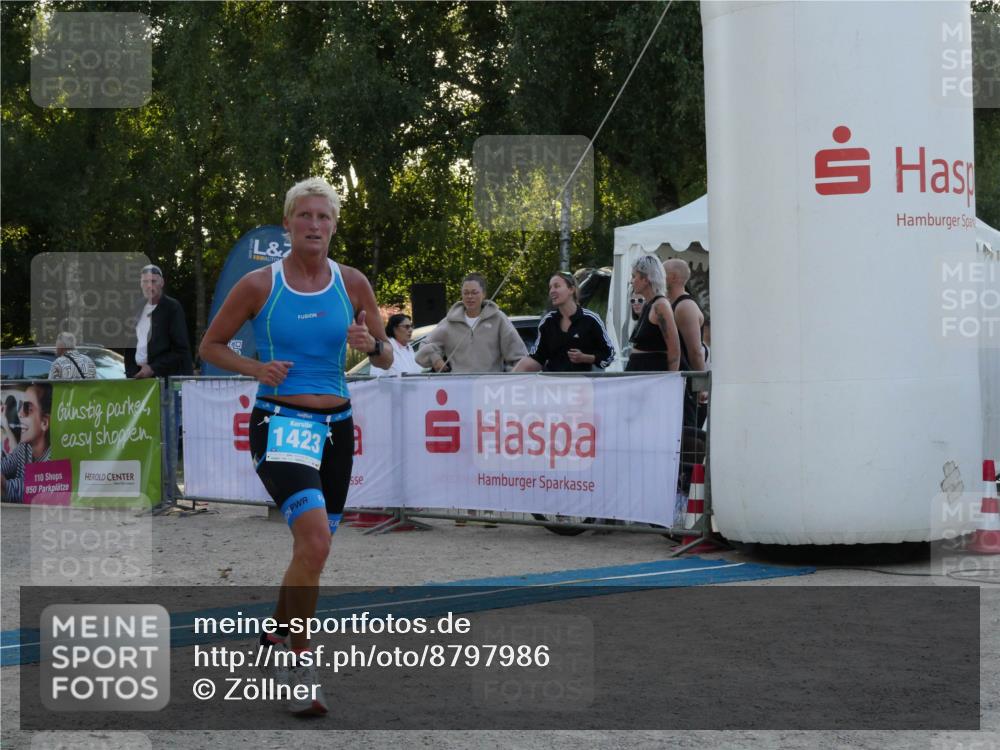 07.09.2025 - 19. Norderstedt Triathlon Zöllner http://msf.ph/oto/8797986 07.09.2025 17:42:44 Ziel 1423 meine-sportfotos.de