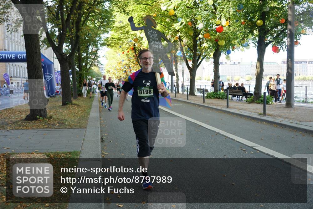 07.09.2025 - BARMER Alsterlauf Yannick Fuchs http://msf.ph/oto/8797989 07.09.2025 11:45:55 Laufen 8198 meine-sportfotos.de