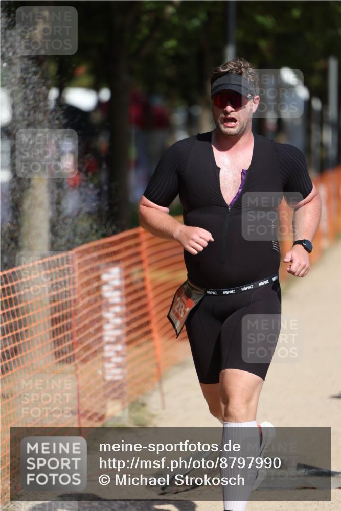 07.09.2025 - 19. Norderstedt Triathlon Michael Strokosch http://msf.ph/oto/8797990 07.09.2025 12:24:01 Laufen 138, 281 meine-sportfotos.de