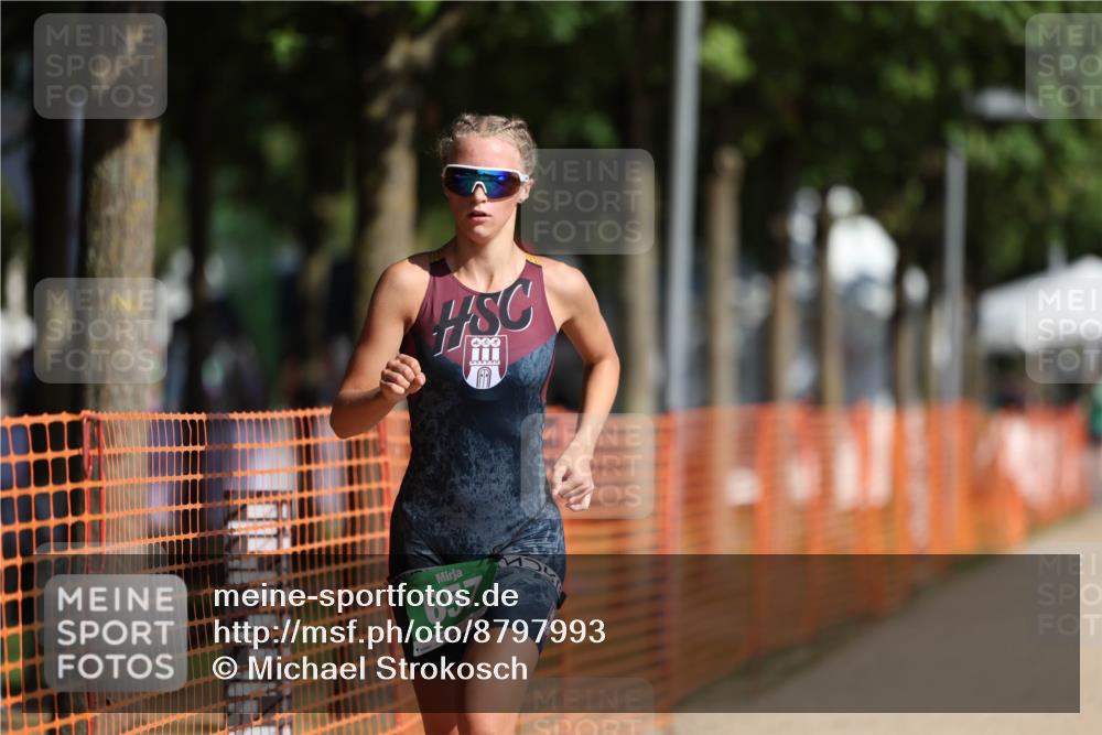 07.09.2025 - 19. Norderstedt Triathlon Michael Strokosch http://msf.ph/oto/8797993 07.09.2025 10:54:20 Laufen 657 meine-sportfotos.de