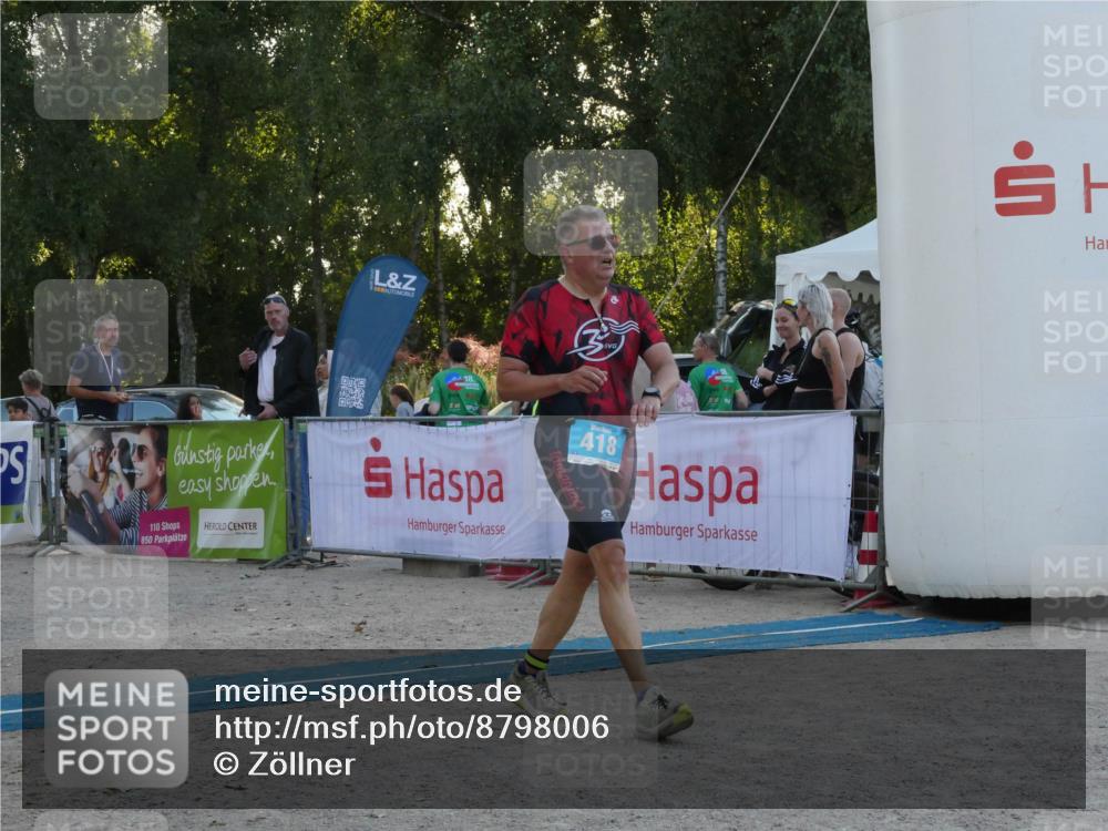 07.09.2025 - 19. Norderstedt Triathlon Zöllner http://msf.ph/oto/8798006 07.09.2025 17:43:02 Ziel 418 meine-sportfotos.de
