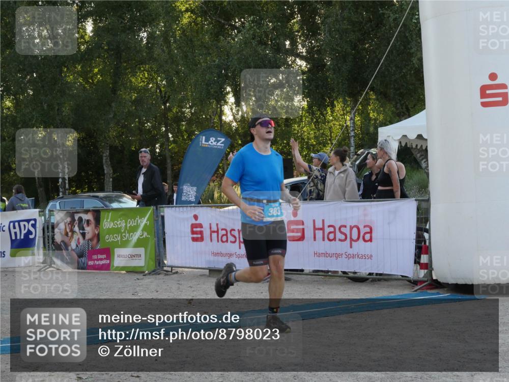 07.09.2025 - 19. Norderstedt Triathlon Zöllner http://msf.ph/oto/8798023 07.09.2025 17:43:48 Ziel 383, 429, 952 meine-sportfotos.de
