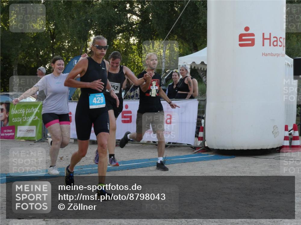 07.09.2025 - 19. Norderstedt Triathlon Zöllner http://msf.ph/oto/8798043 07.09.2025 17:43:51 Ziel 383, 429, 952 meine-sportfotos.de
