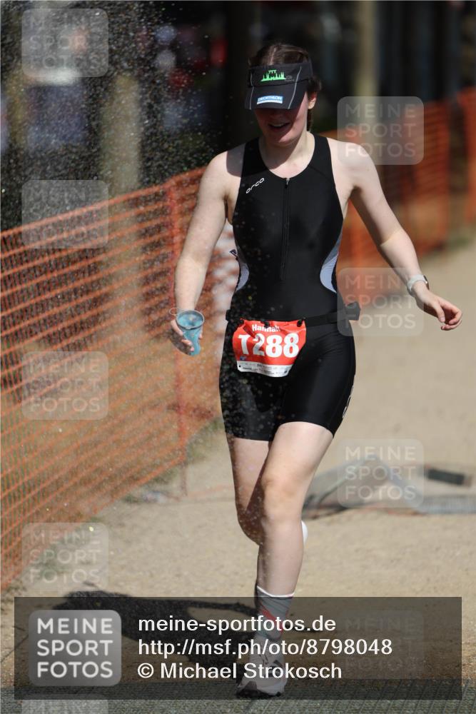07.09.2025 - 19. Norderstedt Triathlon Michael Strokosch http://msf.ph/oto/8798048 07.09.2025 12:24:10 Laufen 151, 1288 meine-sportfotos.de