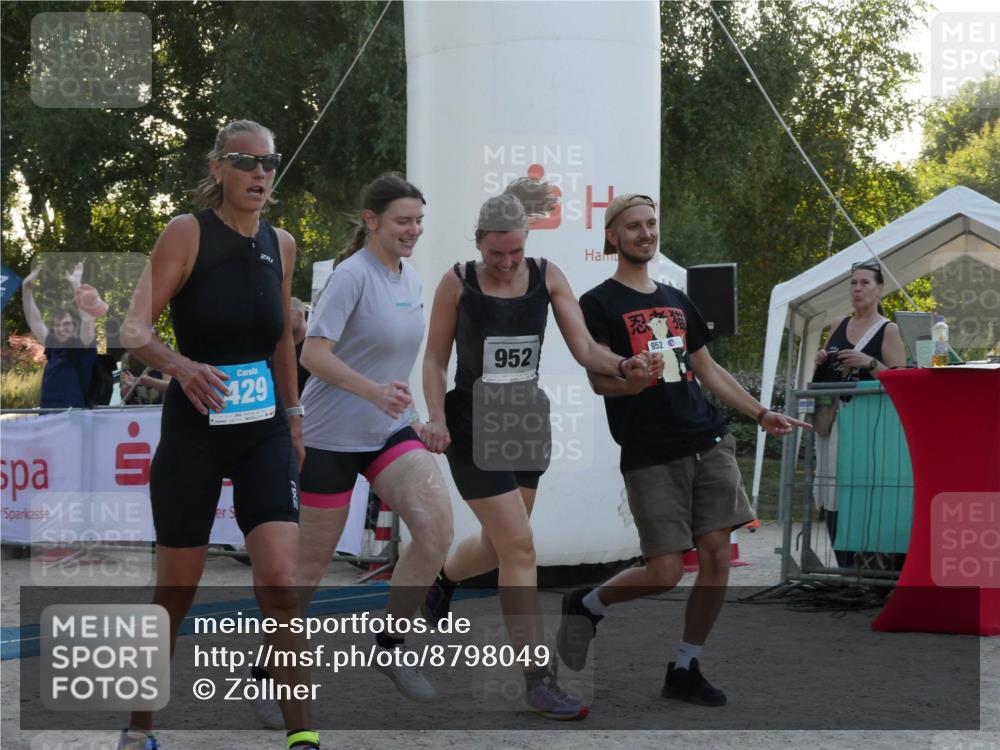 07.09.2025 - 19. Norderstedt Triathlon Zöllner http://msf.ph/oto/8798049 07.09.2025 17:43:52 Ziel 383, 429, 952, 1448 meine-sportfotos.de