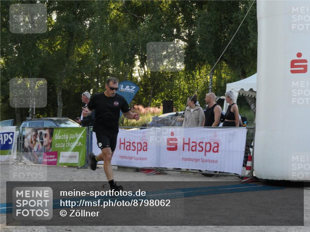 07.09.2025 - 19. Norderstedt Triathlon Zöllner http://msf.ph/oto/8798062 07.09.2025 17:43:57 Ziel 952, 1448 meine-sportfotos.de