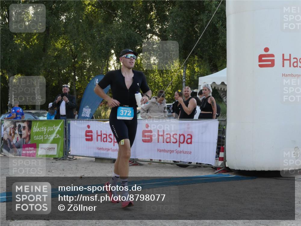 07.09.2025 - 19. Norderstedt Triathlon Zöllner http://msf.ph/oto/8798077 07.09.2025 17:44:11 Ziel 372 meine-sportfotos.de