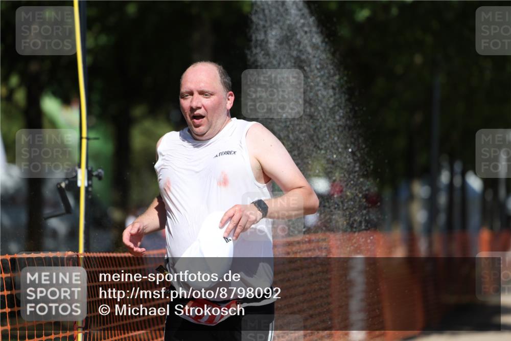 07.09.2025 - 19. Norderstedt Triathlon Michael Strokosch http://msf.ph/oto/8798092 07.09.2025 13:05:02 Laufen 1276 meine-sportfotos.de