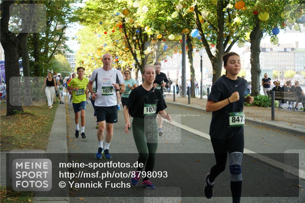 07.09.2025 - BARMER Alsterlauf Yannick Fuchs http://msf.ph/oto/8798093 07.09.2025 11:45:59 Laufen 1233, 29, 1028, 2927, 09, 1076, 8473 meine-sportfotos.de