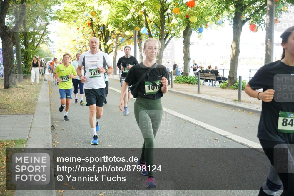 07.09.2025 - BARMER Alsterlauf Yannick Fuchs http://msf.ph/oto/8798124 07.09.2025 11:46:00 Laufen 1233, 1028, 120, 1076, 84 meine-sportfotos.de