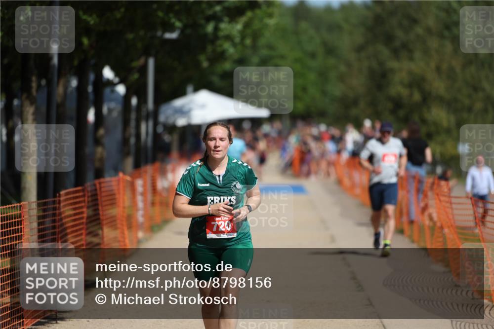 07.09.2025 - 19. Norderstedt Triathlon Michael Strokosch http://msf.ph/oto/8798156 07.09.2025 12:24:31 Laufen 720, 826 meine-sportfotos.de
