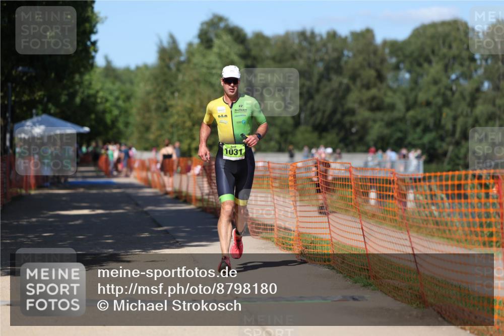 07.09.2025 - 19. Norderstedt Triathlon Michael Strokosch http://msf.ph/oto/8798180 07.09.2025 14:44:51 Laufen 1031 meine-sportfotos.de