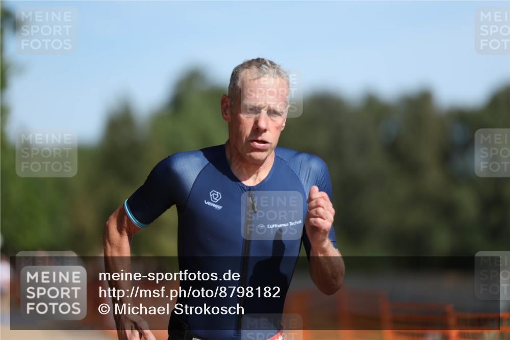 07.09.2025 - 19. Norderstedt Triathlon Michael Strokosch http://msf.ph/oto/8798182 07.09.2025 11:57:31 Laufen 837, 1153 meine-sportfotos.de
