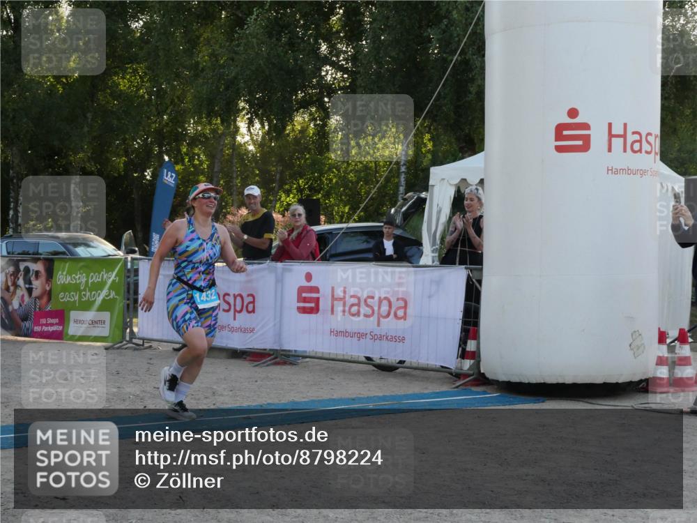 07.09.2025 - 19. Norderstedt Triathlon Zöllner http://msf.ph/oto/8798224 07.09.2025 17:49:39 Ziel 1432 meine-sportfotos.de