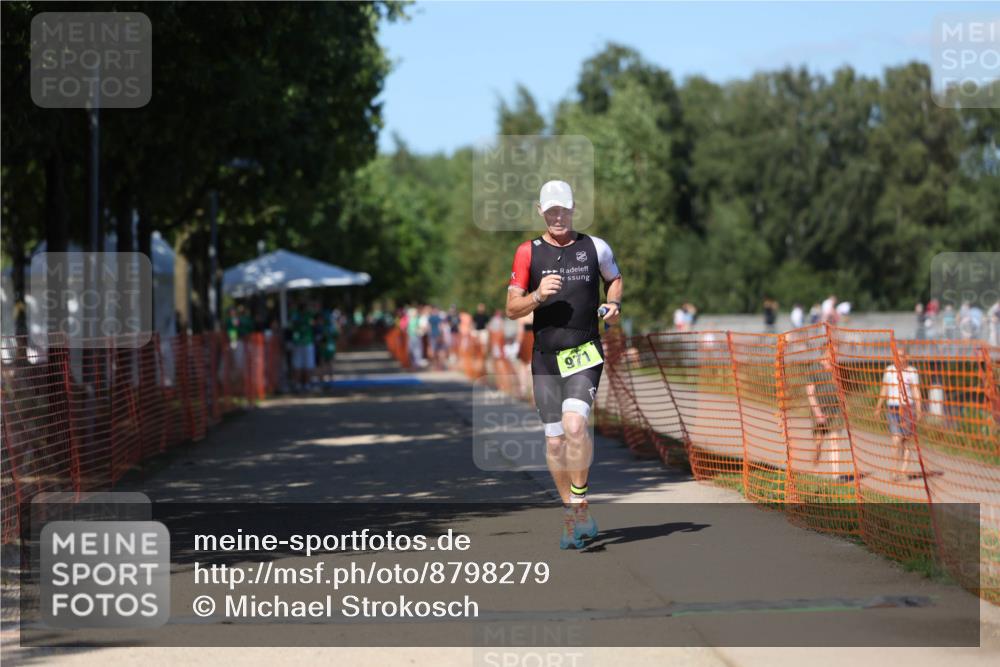 07.09.2025 - 19. Norderstedt Triathlon Michael Strokosch http://msf.ph/oto/8798279 07.09.2025 14:45:17 Laufen 971 meine-sportfotos.de