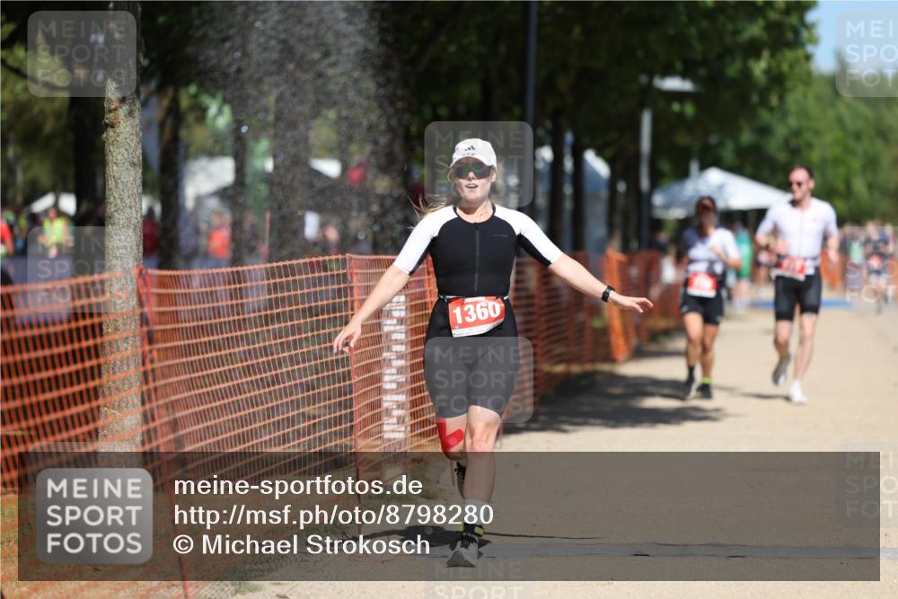 07.09.2025 - 19. Norderstedt Triathlon Michael Strokosch http://msf.ph/oto/8798280 07.09.2025 13:05:19 Laufen 737, 738, 1360 meine-sportfotos.de