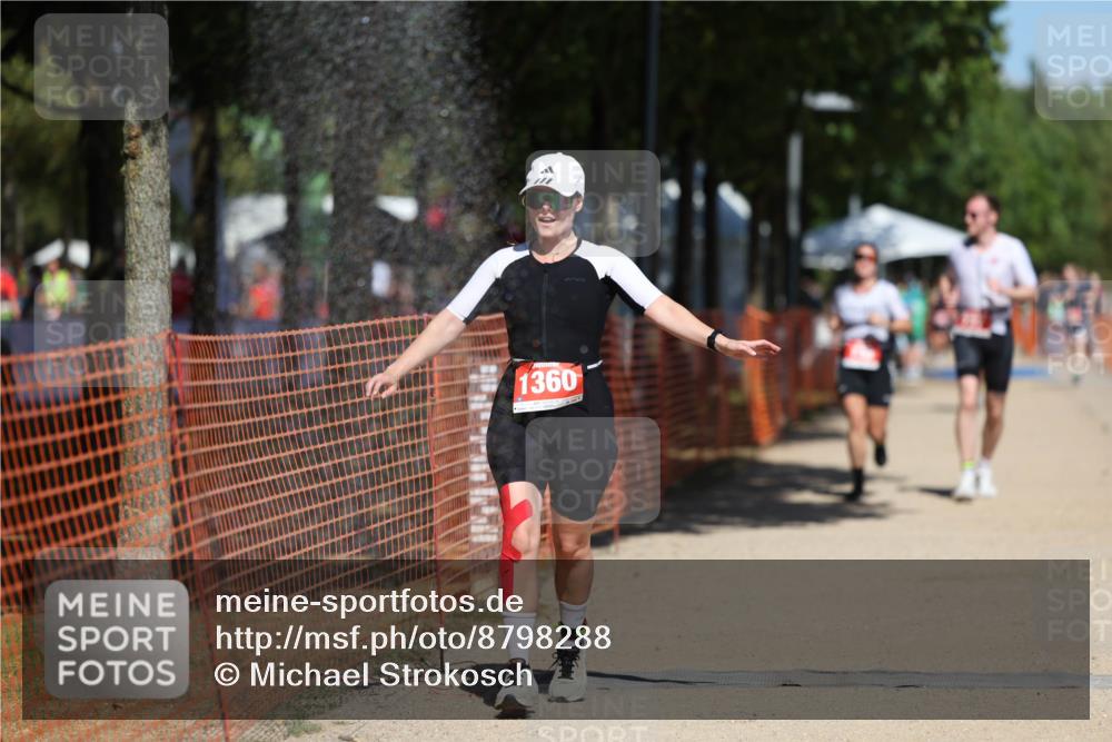 07.09.2025 - 19. Norderstedt Triathlon Michael Strokosch http://msf.ph/oto/8798288 07.09.2025 13:05:19 Laufen 737, 738, 1360 meine-sportfotos.de
