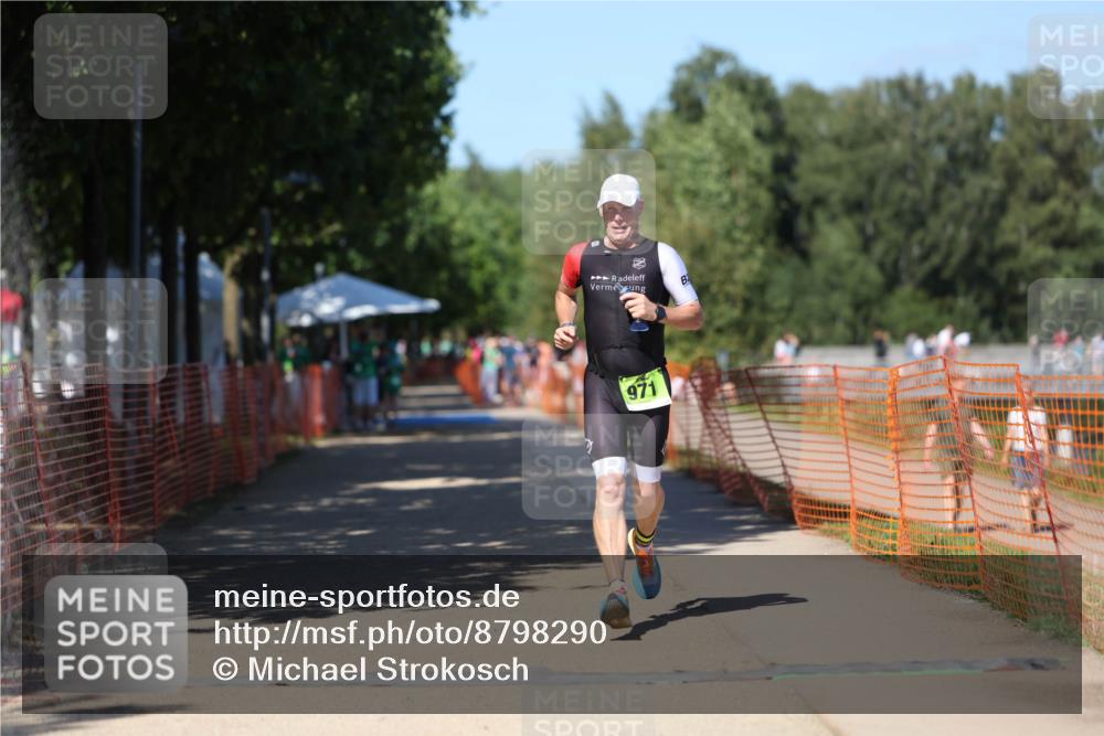 07.09.2025 - 19. Norderstedt Triathlon Michael Strokosch http://msf.ph/oto/8798290 07.09.2025 14:45:17 Laufen 971 meine-sportfotos.de