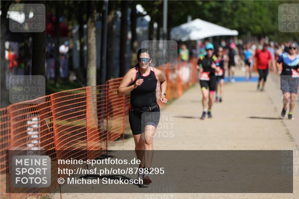 07.09.2025 - 19. Norderstedt Triathlon Michael Strokosch http://msf.ph/oto/8798295 07.09.2025 12:25:12 Laufen 299, 1367, 1380 meine-sportfotos.de