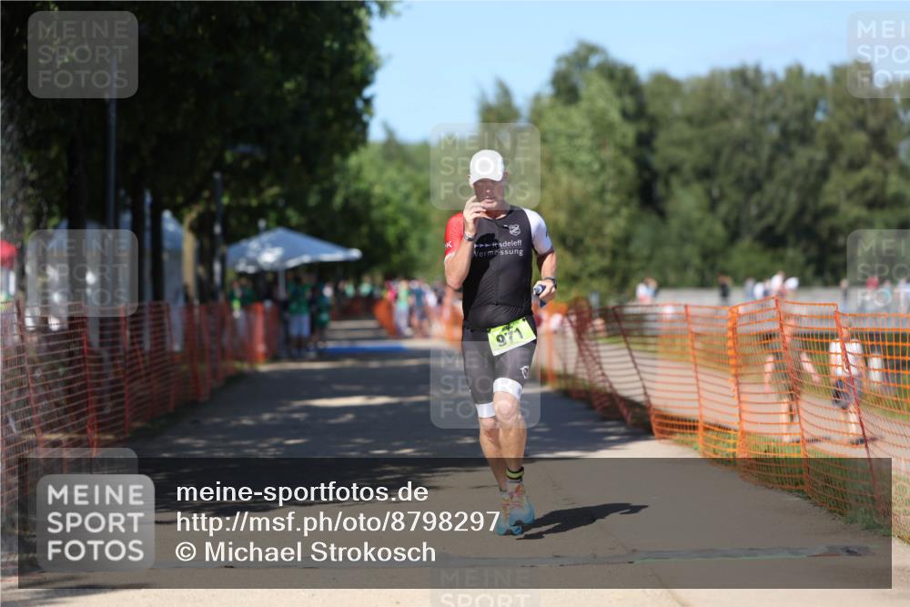 07.09.2025 - 19. Norderstedt Triathlon Michael Strokosch http://msf.ph/oto/8798297 07.09.2025 14:45:18 Laufen 971 meine-sportfotos.de