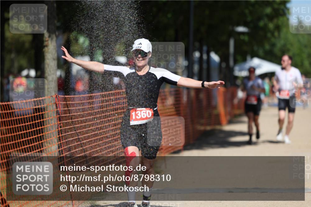 07.09.2025 - 19. Norderstedt Triathlon Michael Strokosch http://msf.ph/oto/8798310 07.09.2025 13:05:20 Laufen 737, 738, 1360 meine-sportfotos.de