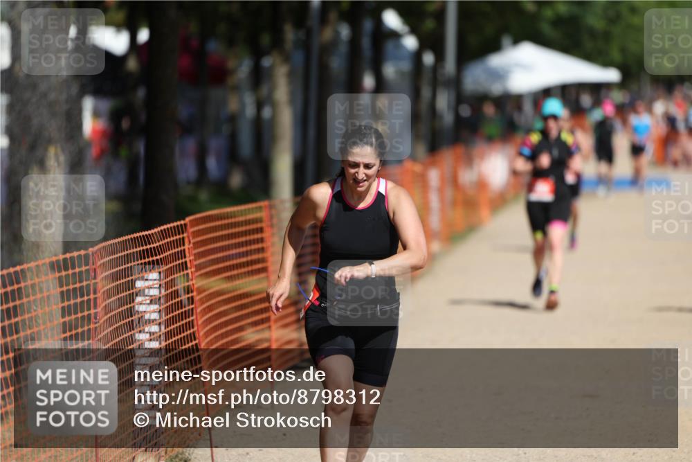 07.09.2025 - 19. Norderstedt Triathlon Michael Strokosch http://msf.ph/oto/8798312 07.09.2025 12:25:14 Laufen 299, 1367, 1380 meine-sportfotos.de