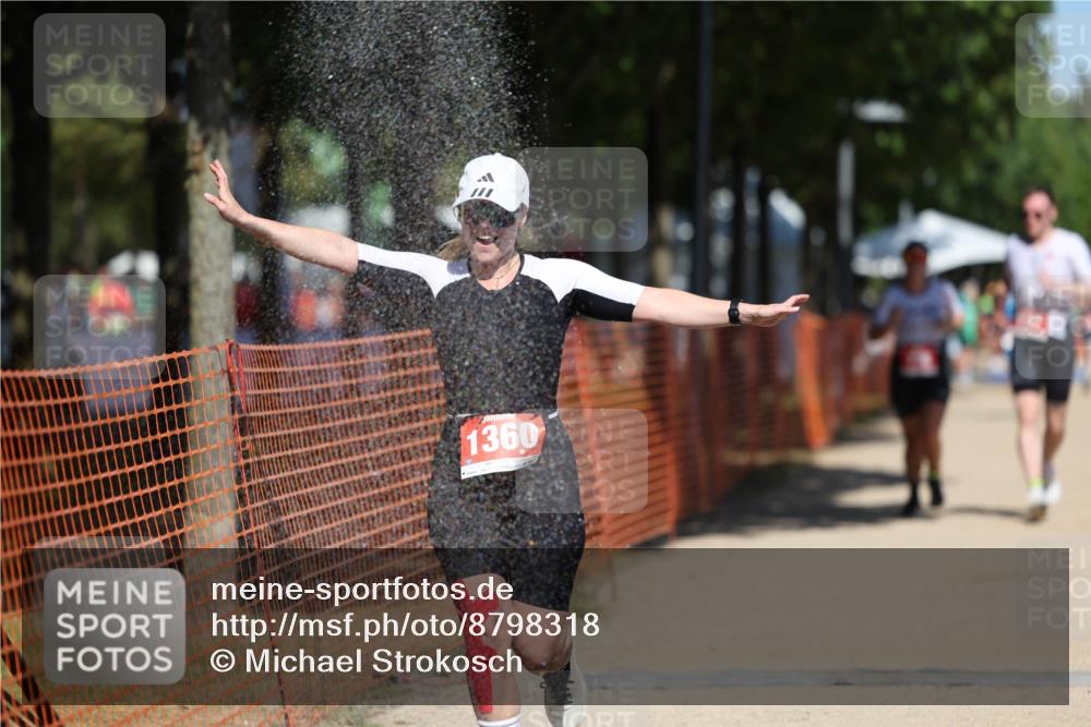 07.09.2025 - 19. Norderstedt Triathlon Michael Strokosch http://msf.ph/oto/8798318 07.09.2025 13:05:20 Laufen 737, 738, 1360 meine-sportfotos.de