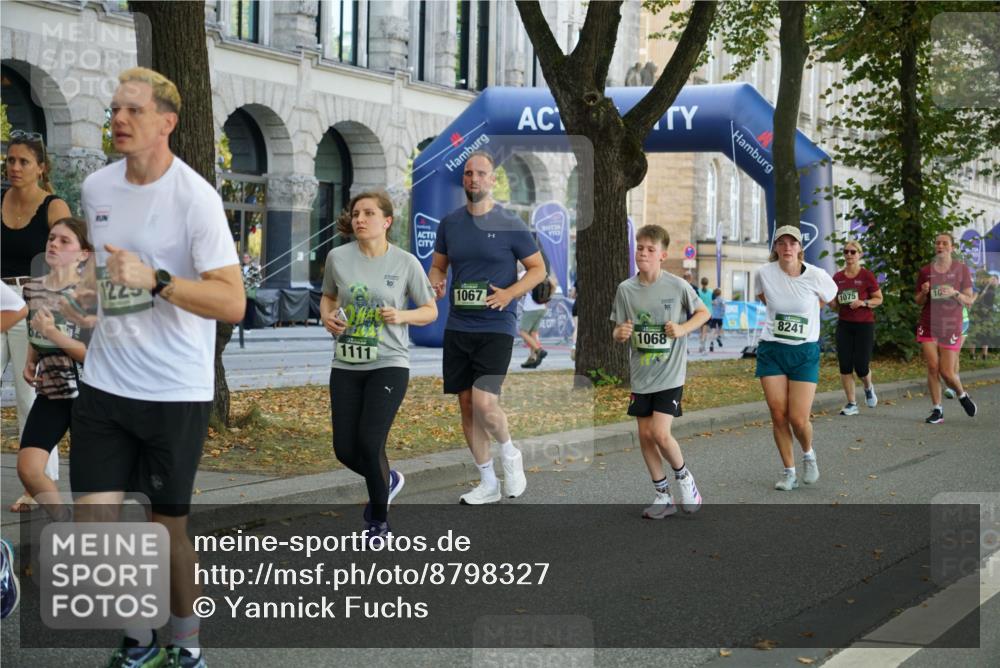 07.09.2025 - BARMER Alsterlauf Yannick Fuchs http://msf.ph/oto/8798327 07.09.2025 11:46:13 Laufen 1225, 1111, 1067, 1068, 8241, 1075, 10 meine-sportfotos.de