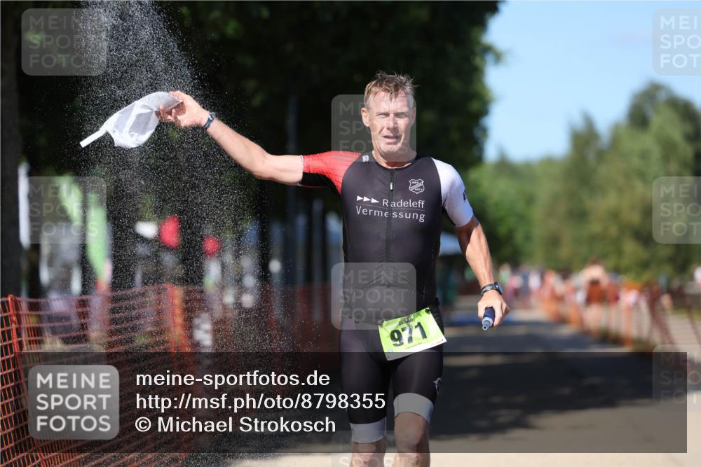07.09.2025 - 19. Norderstedt Triathlon Michael Strokosch http://msf.ph/oto/8798355 07.09.2025 14:45:20 Laufen 971 meine-sportfotos.de