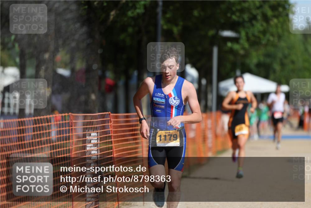 07.09.2025 - 19. Norderstedt Triathlon Michael Strokosch http://msf.ph/oto/8798363 07.09.2025 11:57:53 Laufen 300, 1179, 1211 meine-sportfotos.de