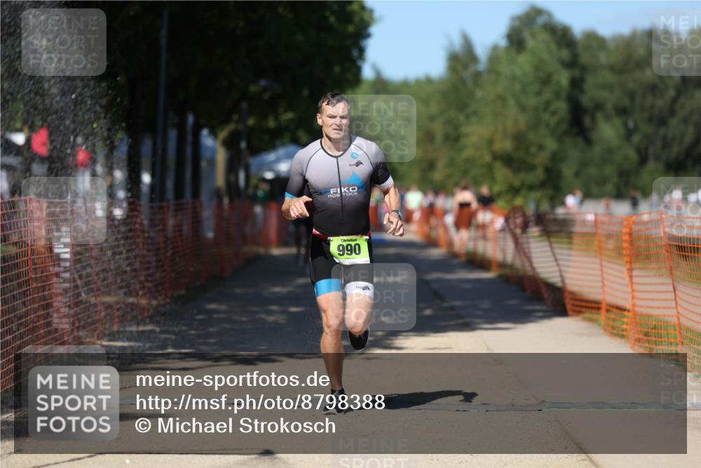 07.09.2025 - 19. Norderstedt Triathlon Michael Strokosch http://msf.ph/oto/8798388 07.09.2025 14:45:43 Laufen 961, 990 meine-sportfotos.de