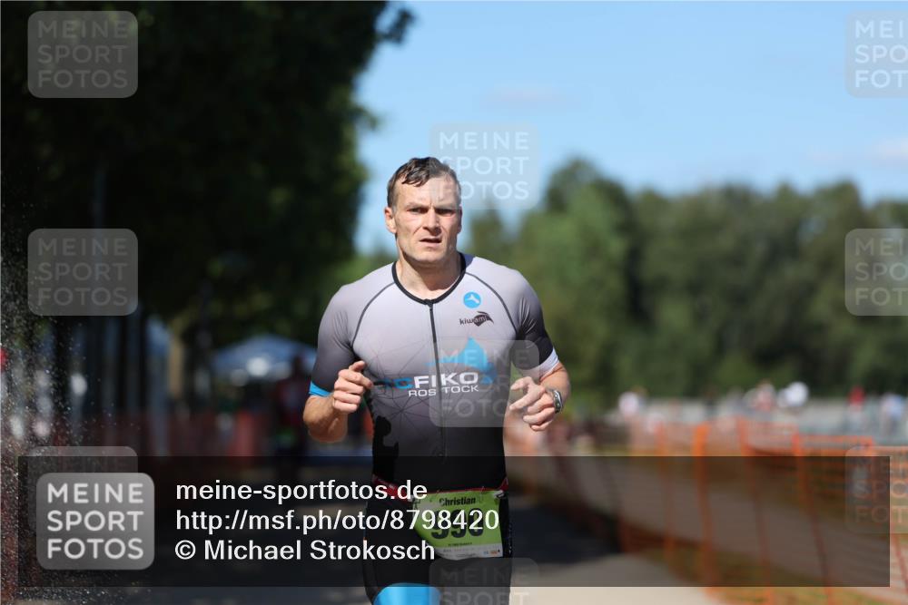 07.09.2025 - 19. Norderstedt Triathlon Michael Strokosch http://msf.ph/oto/8798420 07.09.2025 14:45:45 Laufen 961, 990 meine-sportfotos.de