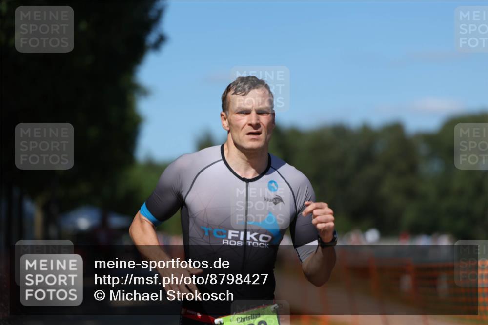 07.09.2025 - 19. Norderstedt Triathlon Michael Strokosch http://msf.ph/oto/8798427 07.09.2025 14:45:45 Laufen 961, 990 meine-sportfotos.de