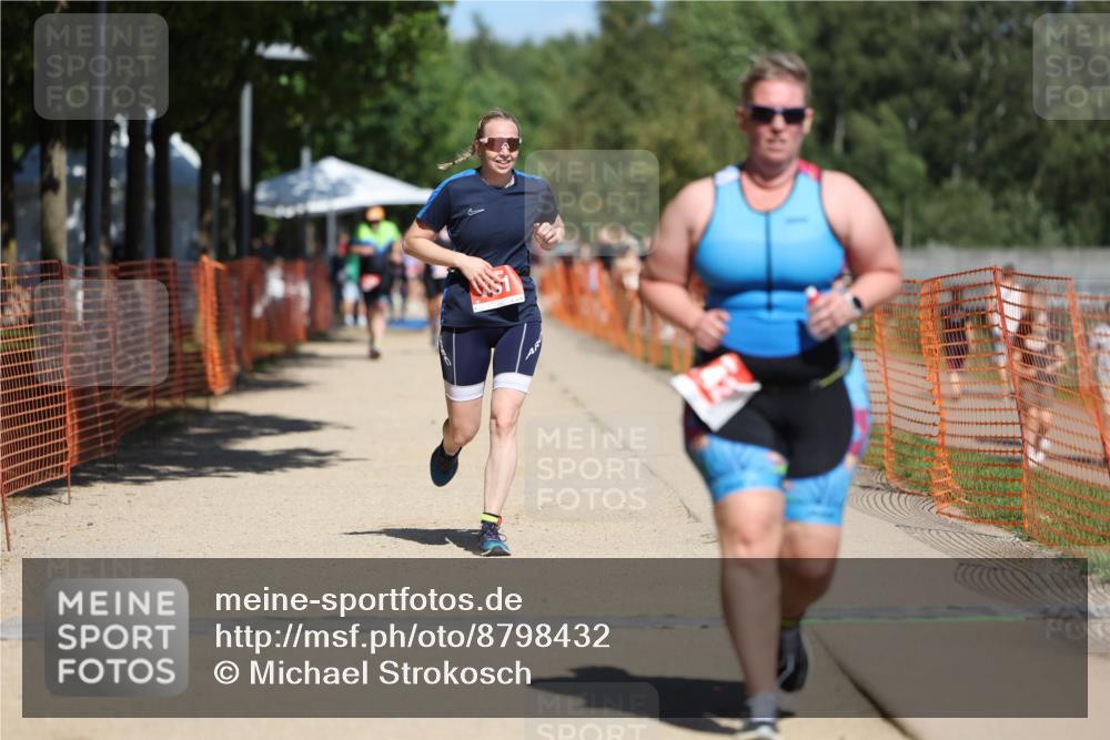 07.09.2025 - 19. Norderstedt Triathlon Michael Strokosch http://msf.ph/oto/8798432 07.09.2025 13:05:36 Laufen 742, 761 meine-sportfotos.de