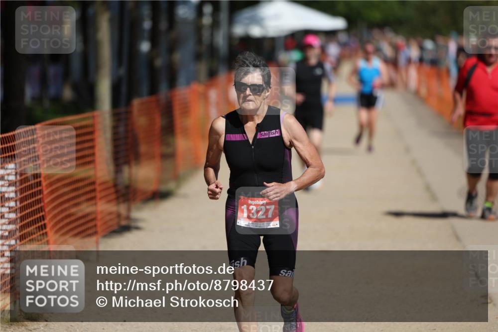 07.09.2025 - 19. Norderstedt Triathlon Michael Strokosch http://msf.ph/oto/8798437 07.09.2025 12:25:25 Laufen 136, 727, 1327 meine-sportfotos.de