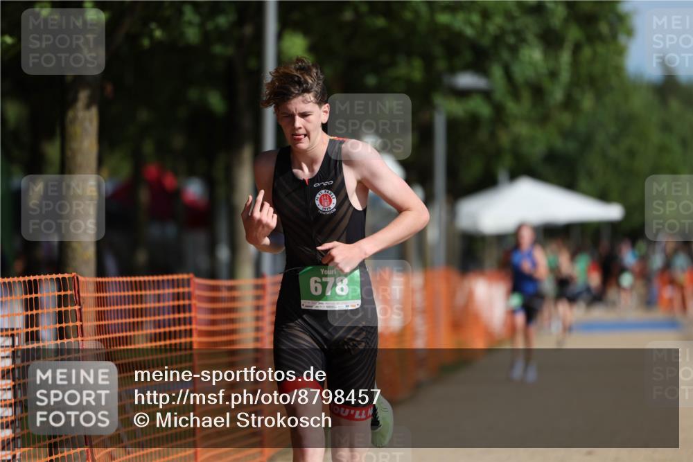 07.09.2025 - 19. Norderstedt Triathlon Michael Strokosch http://msf.ph/oto/8798457 07.09.2025 10:54:46 Laufen 99, 678 meine-sportfotos.de