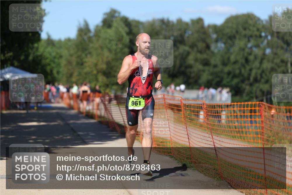 07.09.2025 - 19. Norderstedt Triathlon Michael Strokosch http://msf.ph/oto/8798463 07.09.2025 14:45:50 Laufen 961 meine-sportfotos.de