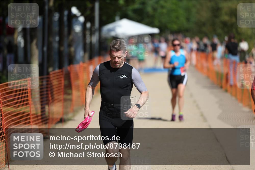 07.09.2025 - 19. Norderstedt Triathlon Michael Strokosch http://msf.ph/oto/8798467 07.09.2025 12:25:30 Laufen 136, 727, 793, 1327 meine-sportfotos.de